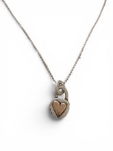 Load image into Gallery viewer, heartlock pendant